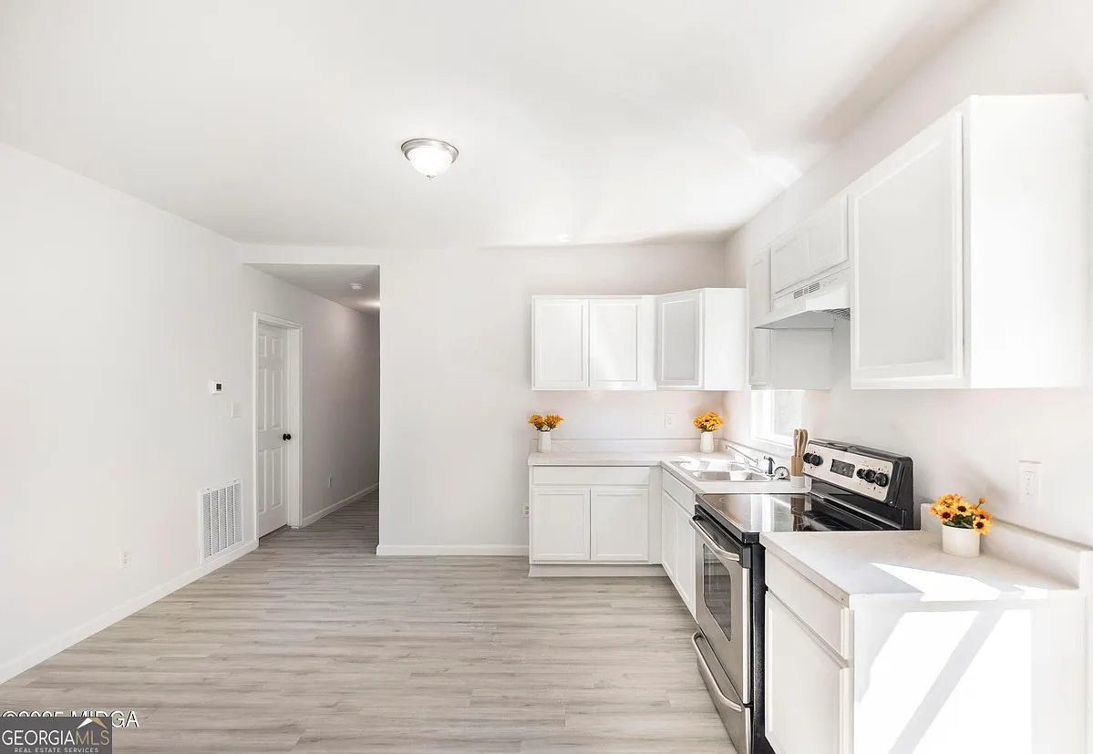 3 bed, 2.0 bath, 1568 sqft, $1,450 — Photo 4