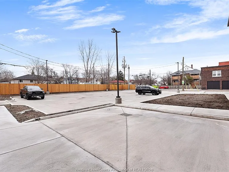 840 Wyandotte St E #208 — Photo 9
