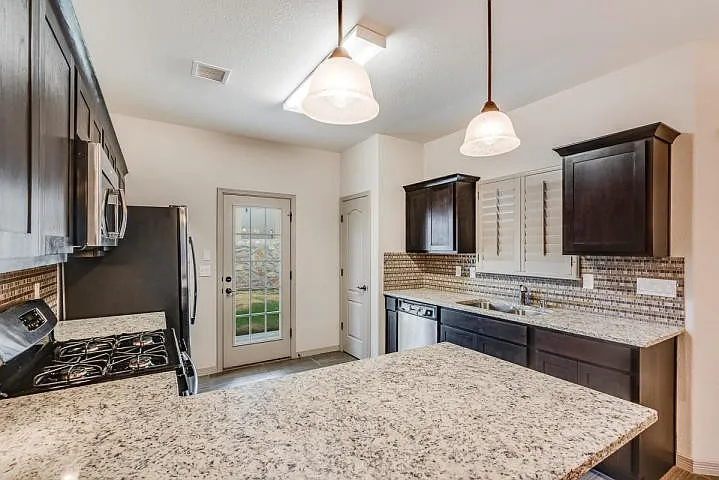 11608 Grotto Bay Ct — Photo 9