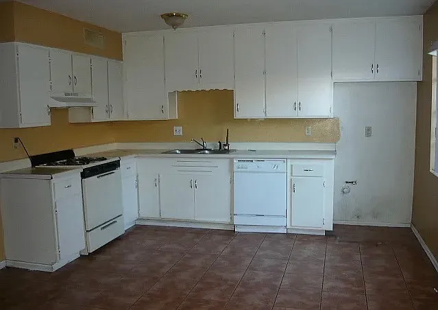 3625 W Ocotillo Rd — Photo 3