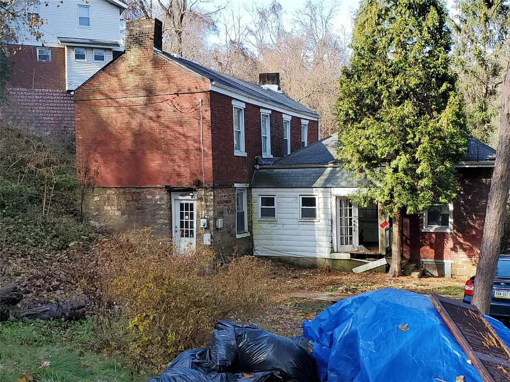 7715 Tyler Rd photo 1