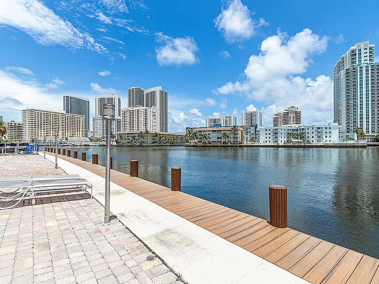 121 Golden Isles Dr #201 — Photo 39