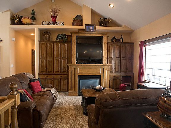 4th image of 6690 S Velvet Ln