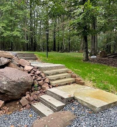 4th image of 1289 Mount Wilson Rd