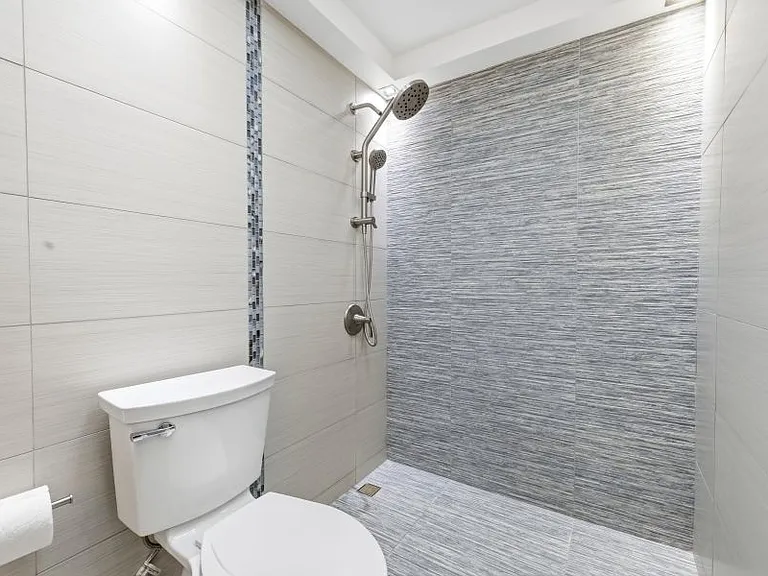 Cond Los Pinos Este 6410 Ave Isla Verde Apt 3A — Photo 24