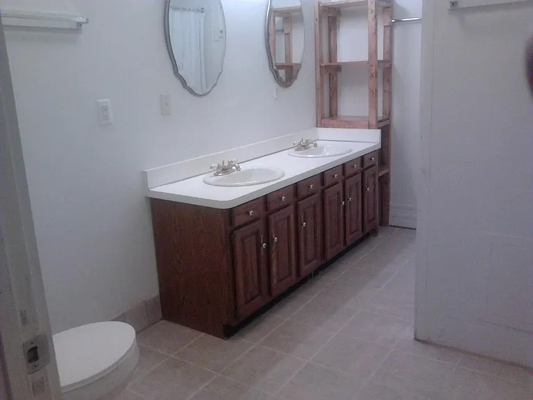 130 College Pl — Photo 2