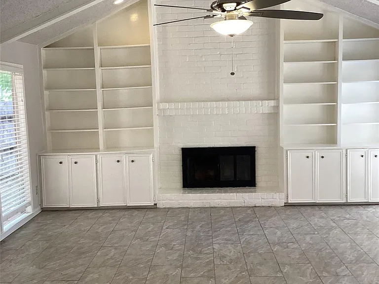 7818 Vickijohn Dr — Photo 1