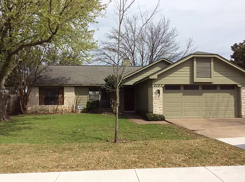 2103 Bluebonnet Dr Photo 1