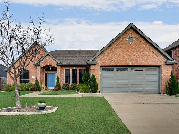 2nd image of 1120 Oakhollow Dr