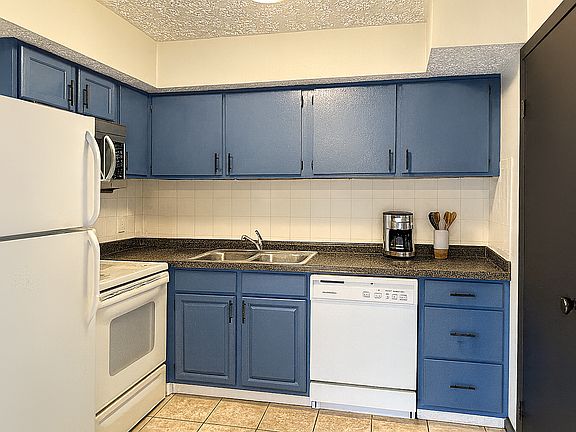 3rd image of 1600 Worthington Row Dr #1600
