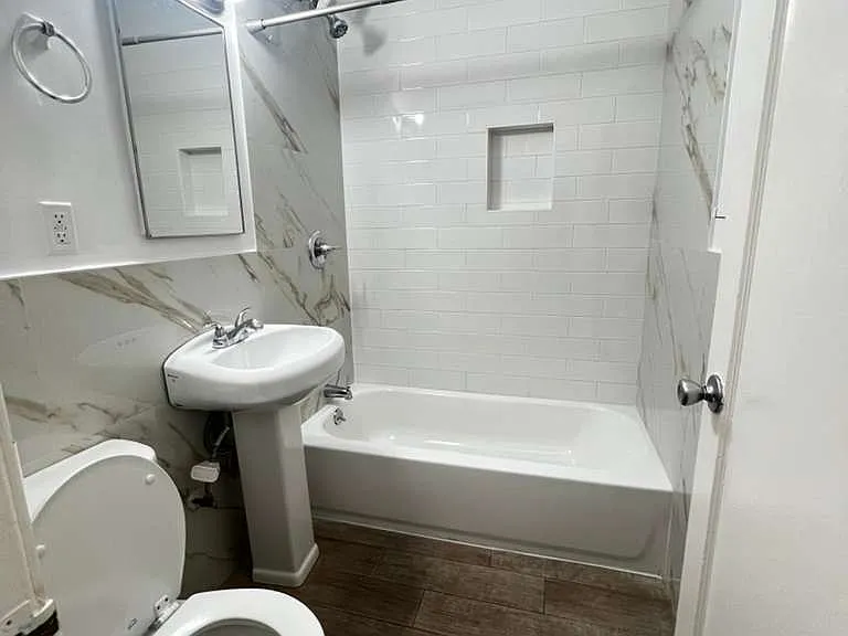 615 S Normandie Ave #39 — Photo 7