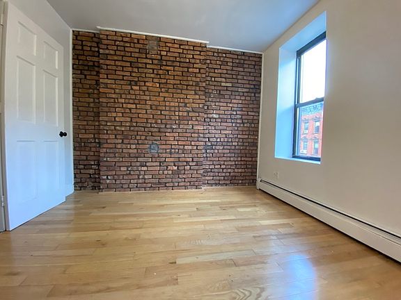 3rd image of 109 Madison St #14B