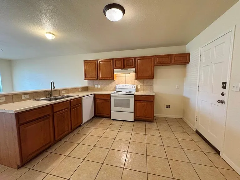 7309 Ritchie Dr — Photo 11
