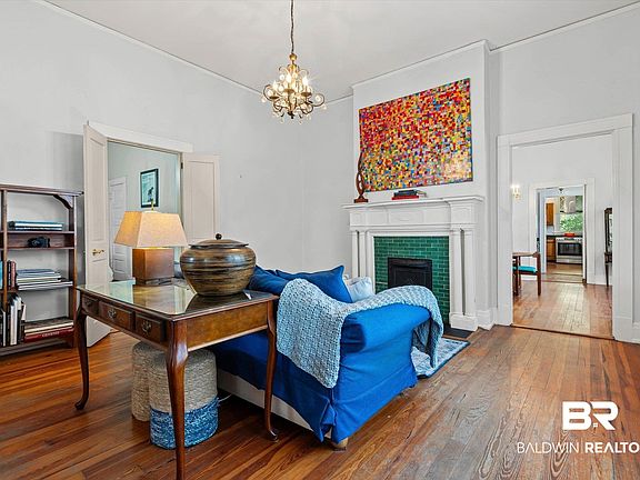 5th image of 304 S Georgia Ave