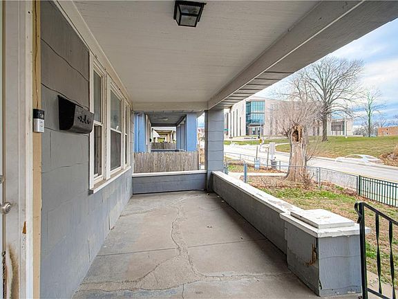 3rd image of 715 N 18th St