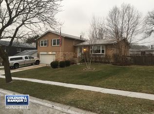 330 Glenwood Ct, Algonquin, IL 60102
