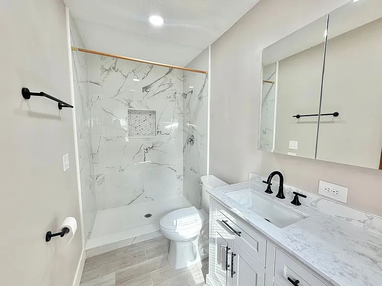 3990 Clearwater Ln — Photo 15
