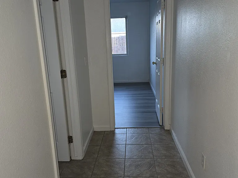 1905 S Wishon Ave — Photo 14