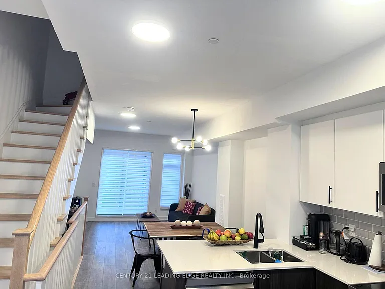 9 Spruce Pines Cres #5 — Photo 9