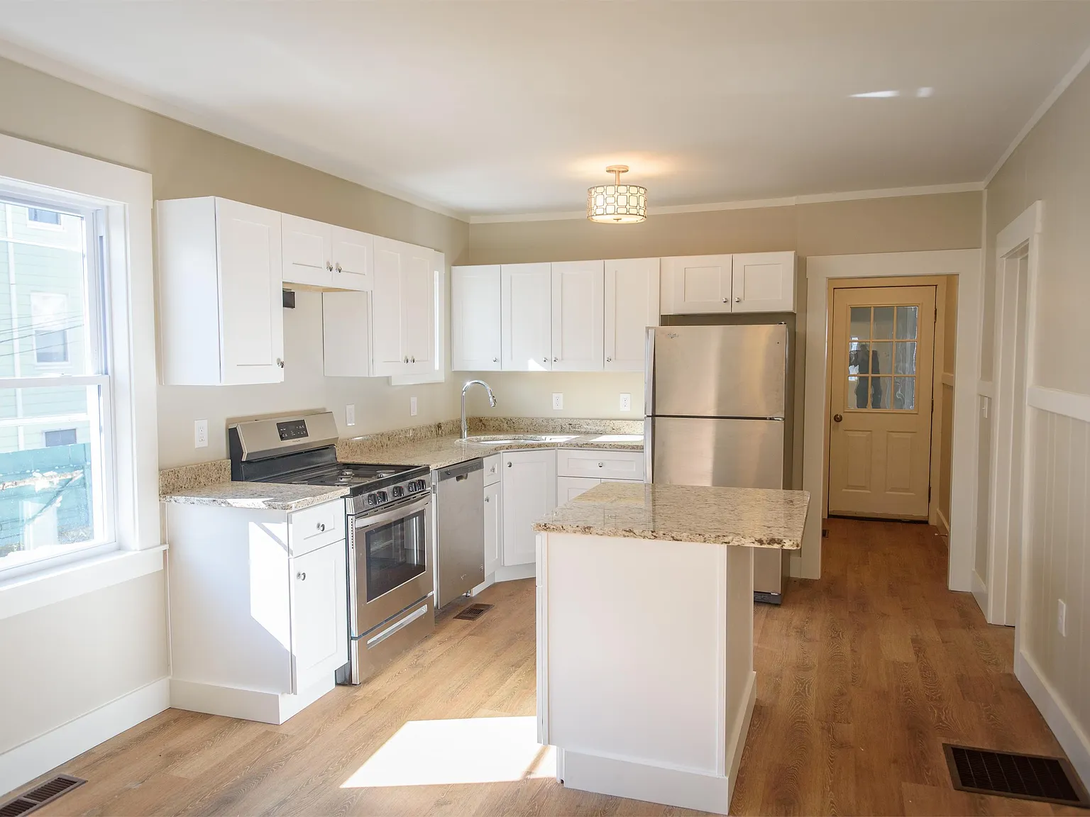 3 Seward Street - 1 — Photo 2