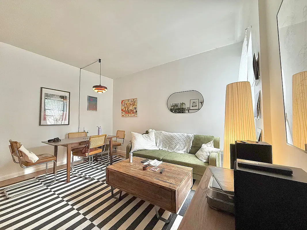 1402 Putnam Avenue — Photo 4