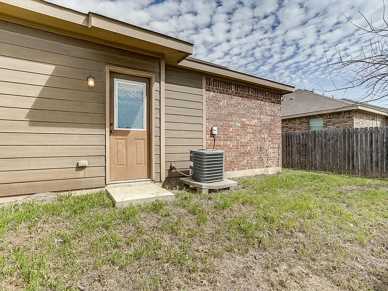1124 Brendon Lee Ln — Photo 35