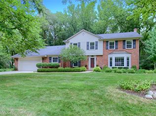 28918 Oak Point Dr, Farmington Hills, MI 48331