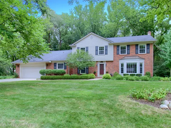 28918 Oak Point Dr, Farmington Hills, MI 48331