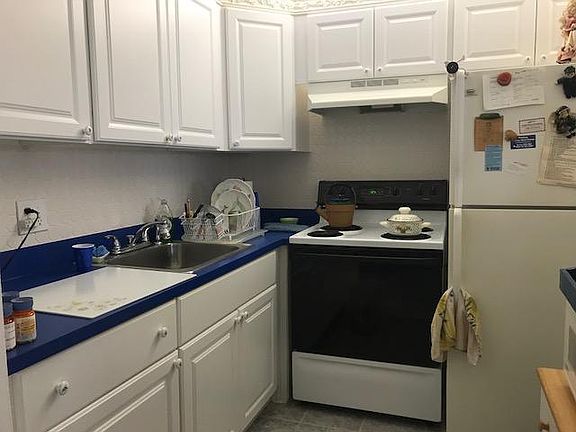 2nd image of 194 Camden I