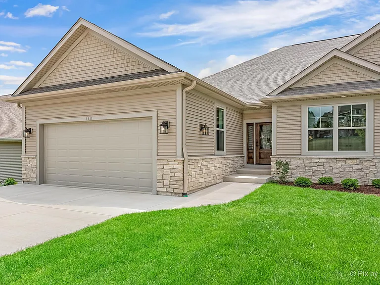 460 S Stone Ridge Dr — Photo 2