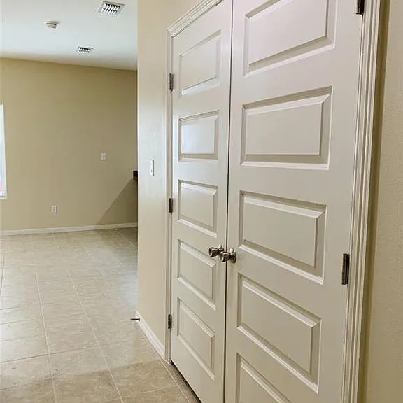 2706 E Garfield Ave #3 — Photo 5