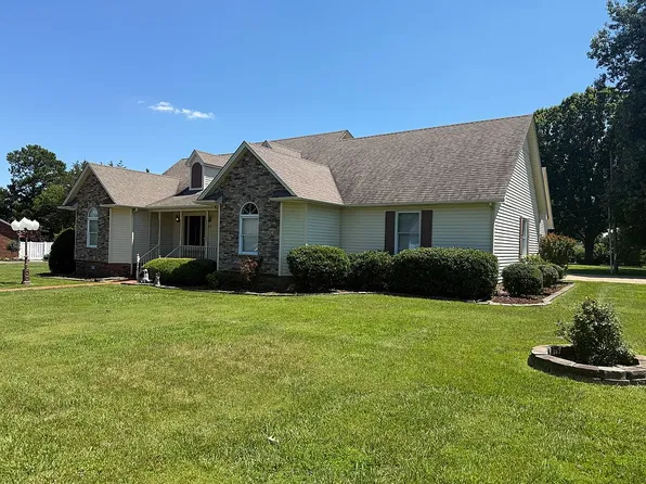 2131 Southwest Dr, Murray, KY 42071