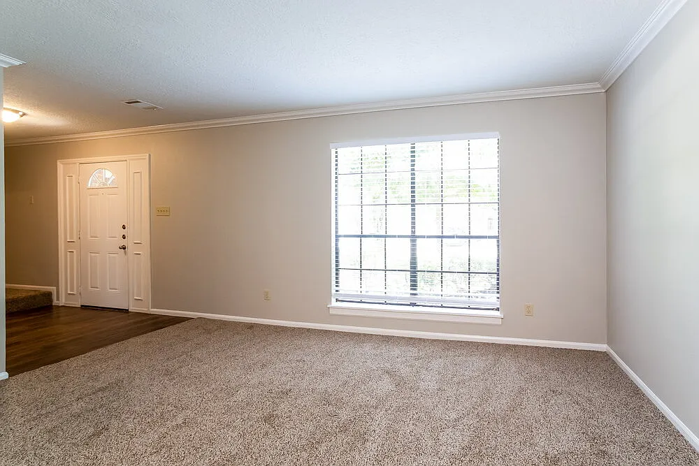 4 bed, 2.5 bath, 2152 sqft, $2,395 — Photo 4