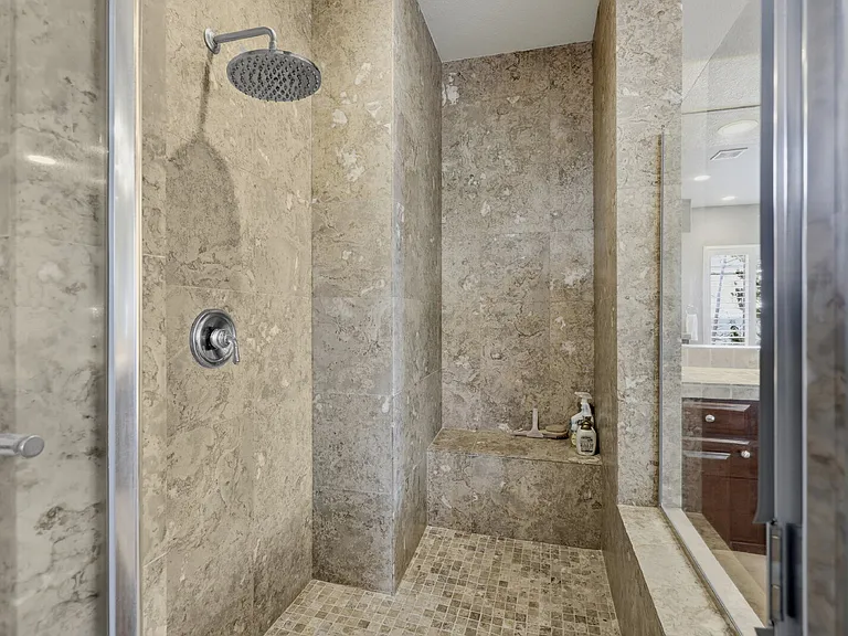 5940 Cour Saint Michelle — Photo 16