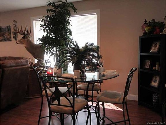 5th image of 148 Summit Ct #104