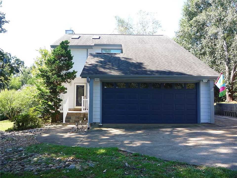 1st image of 109 Lake Ridge Cir