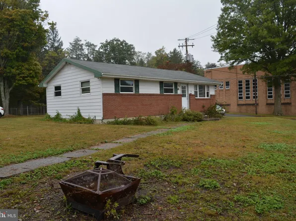 19 Llewellyn Rd, Pottsville, PA 17901