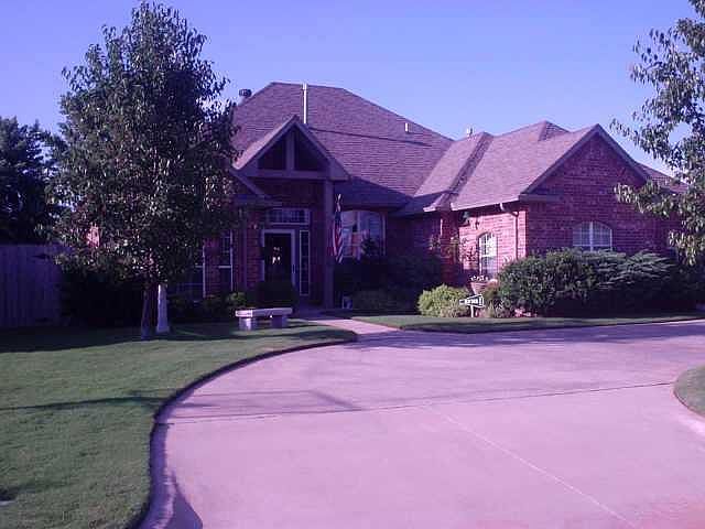1st image of 901 Posados Dr