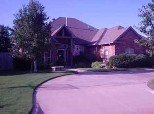 901 Posados Dr, Edmond, OK 73012