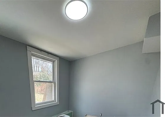 5 bed, $3,500 — Photo 2