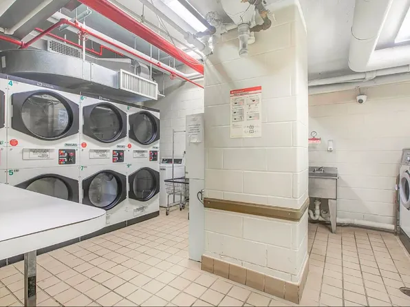 301 East 63rd Street image 13 of 14