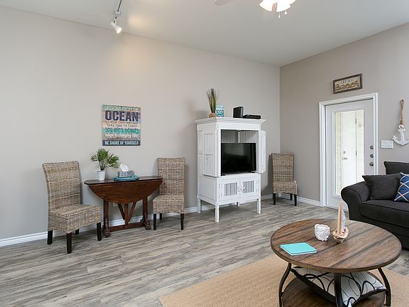 5th image of 14816 Leeward Dr