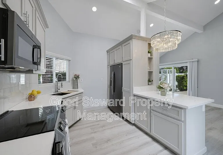 140 S Birchwood St — Photo 13