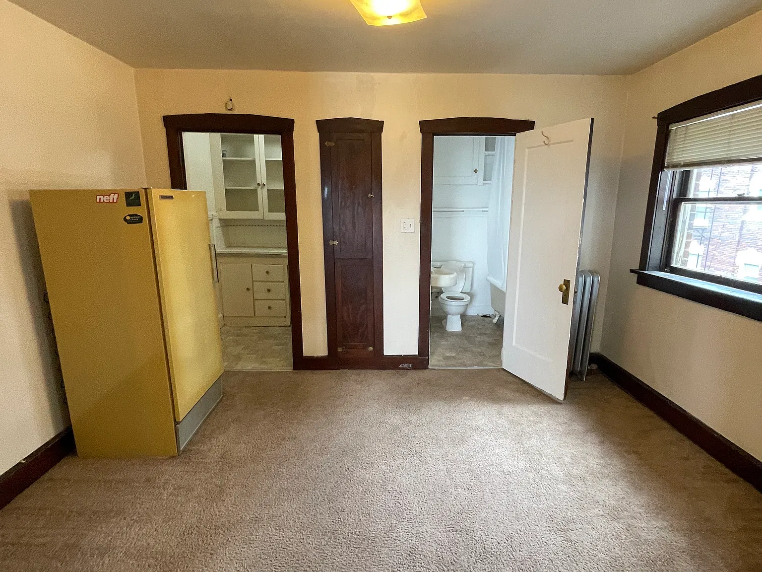 Affordable Vintage Studios Near Downtown — Photo 3