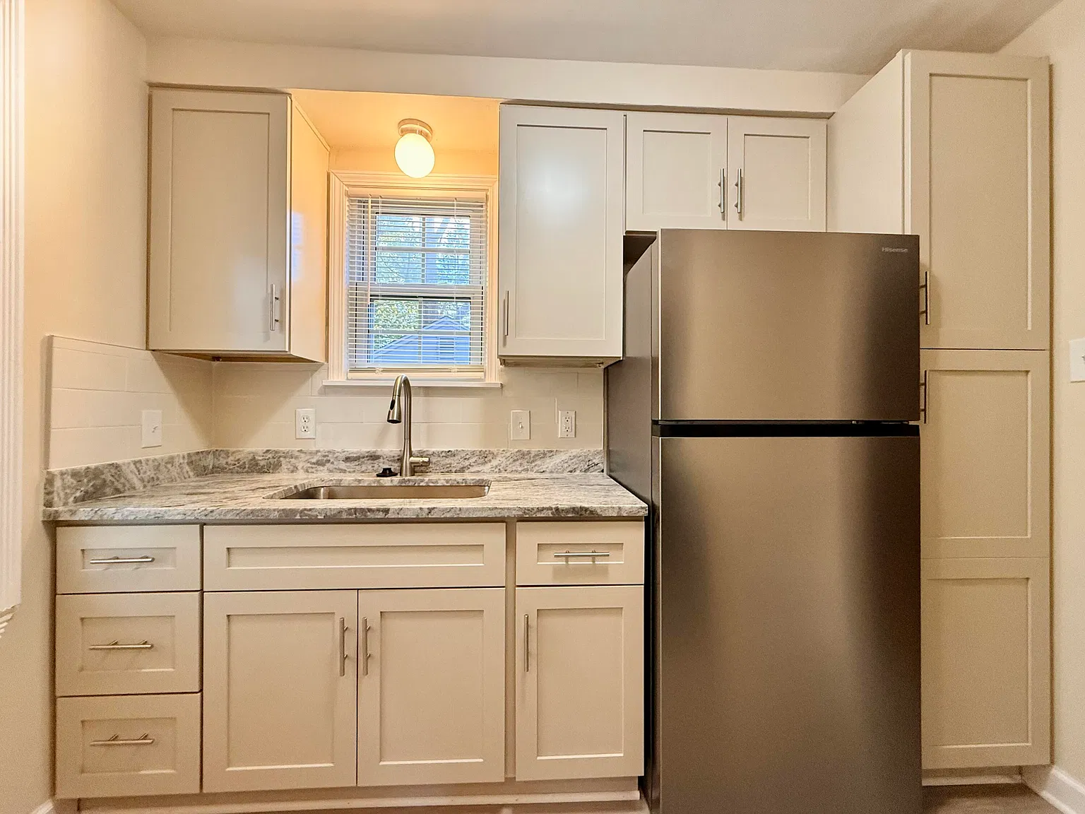 4 bed, 3.0 bath, 1450 sqft, $1,850 — Photo 3
