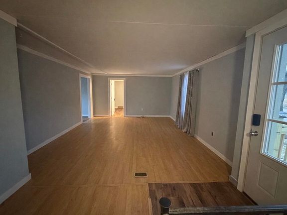 2nd image of 205 Ida St