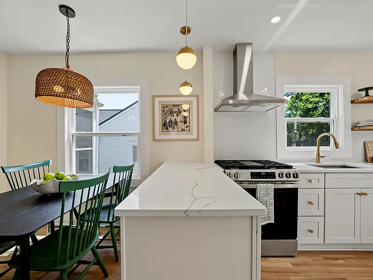 804 Berkeley Ave NW — Photo 6