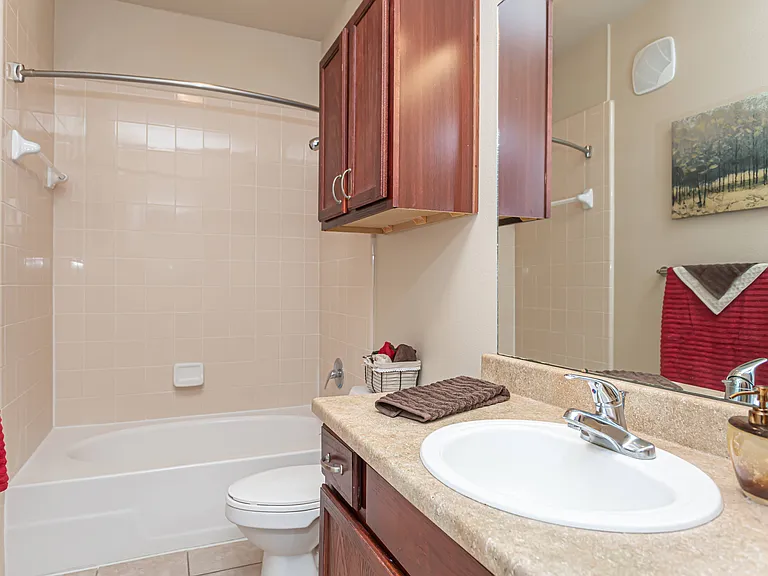 Zachary Parkside Apartments — Photo 9
