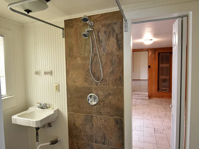 207 E Stockton Ave — Photo 12