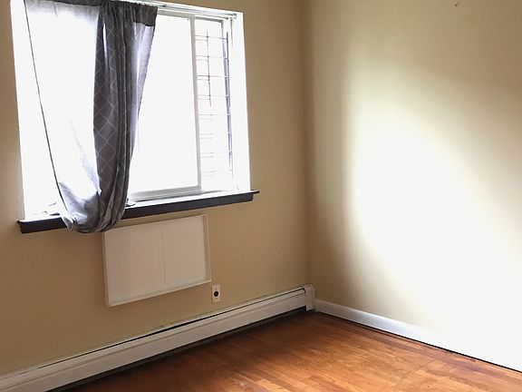 5th image of 3224 47th St
